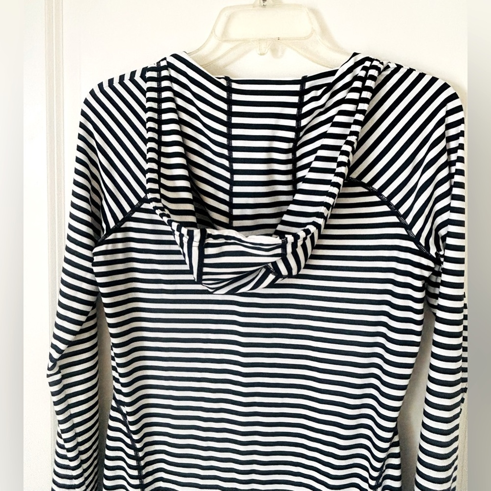 Coolibar White Black Stripe Beach Hooded Cover Up Dress XS  UPF 50+  Vac… - Picture 6 of 7